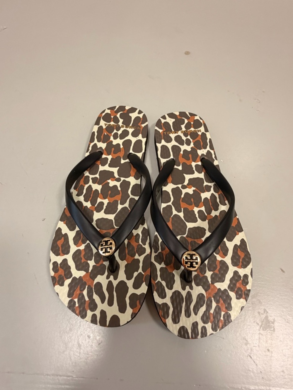 Tory Burch Black Strap Leopard Print Flip Flops - Picture 8 of 10
